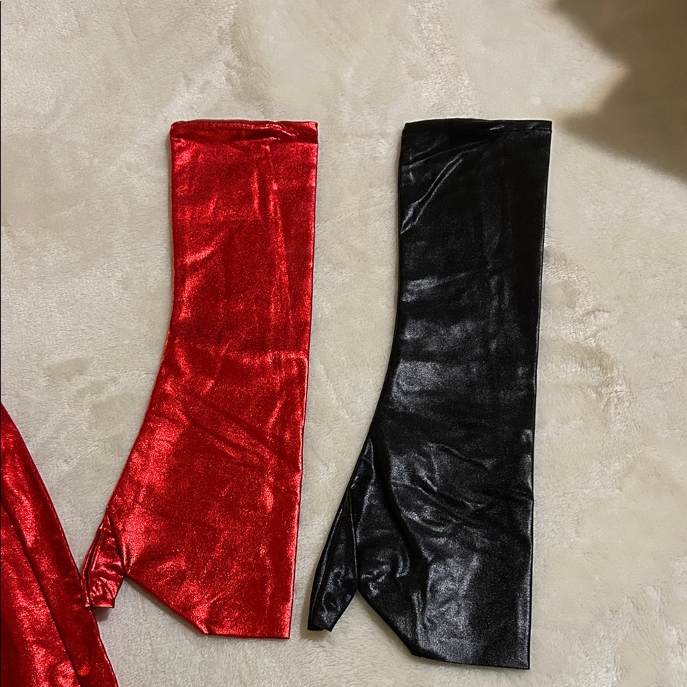 Red and Black Joker Costume for Women - Picture 5 of 7